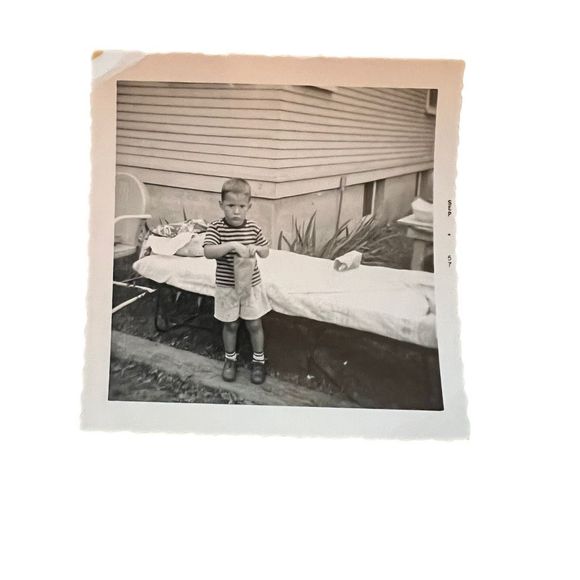 Vintage Black & White Photo Picture Of Young Boy Toddler Making Grouchy Face - Picture 6 of 6